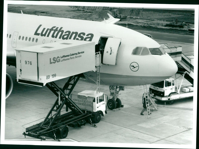 Airbus 310 - Vintage Photograph