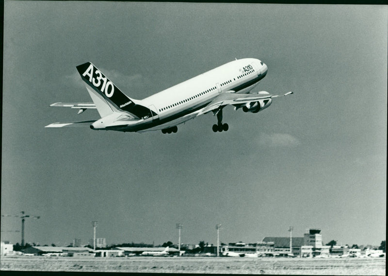 Airbus 310 - Vintage Photograph