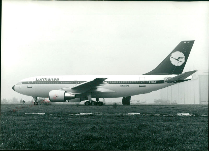 Airbus 310 - Vintage Photograph