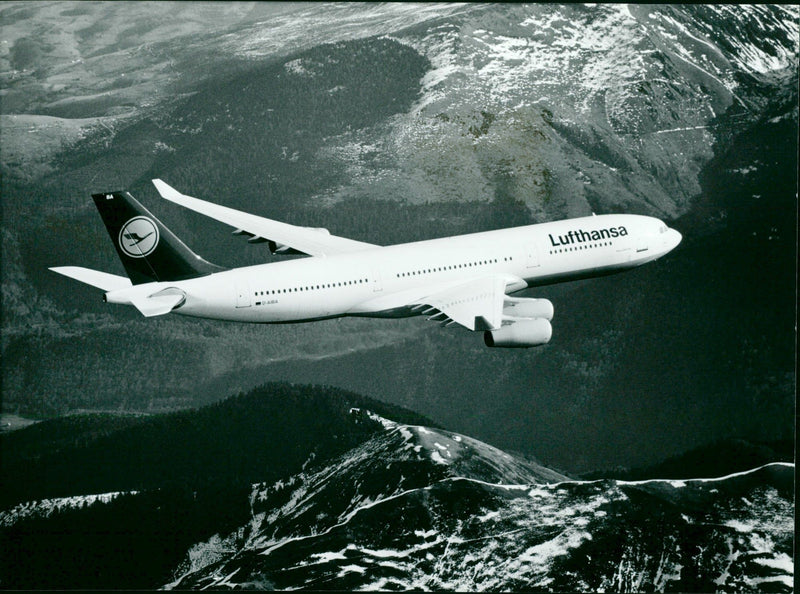 Airbus A340-200 - Vintage Photograph