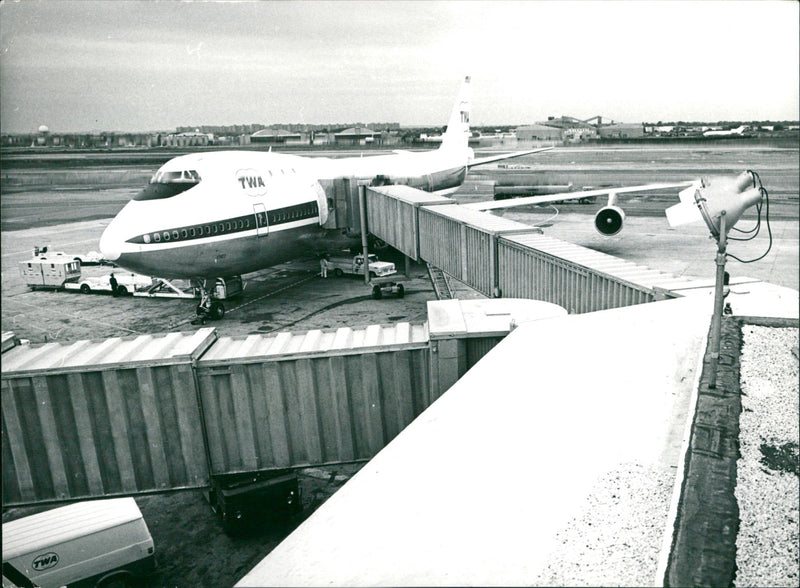 Handling of a Boeing 747 jumbo jet - Vintage Photograph