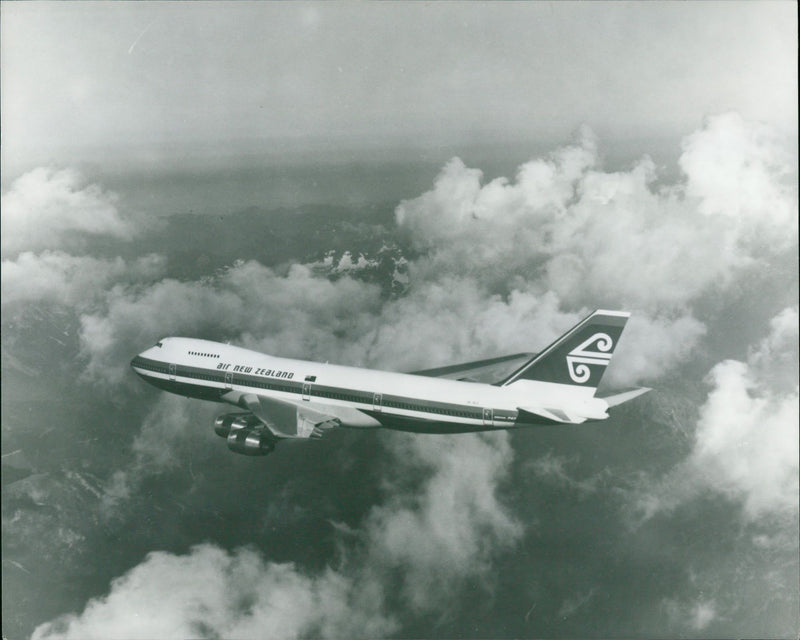 Boeing 747/200 - Vintage Photograph