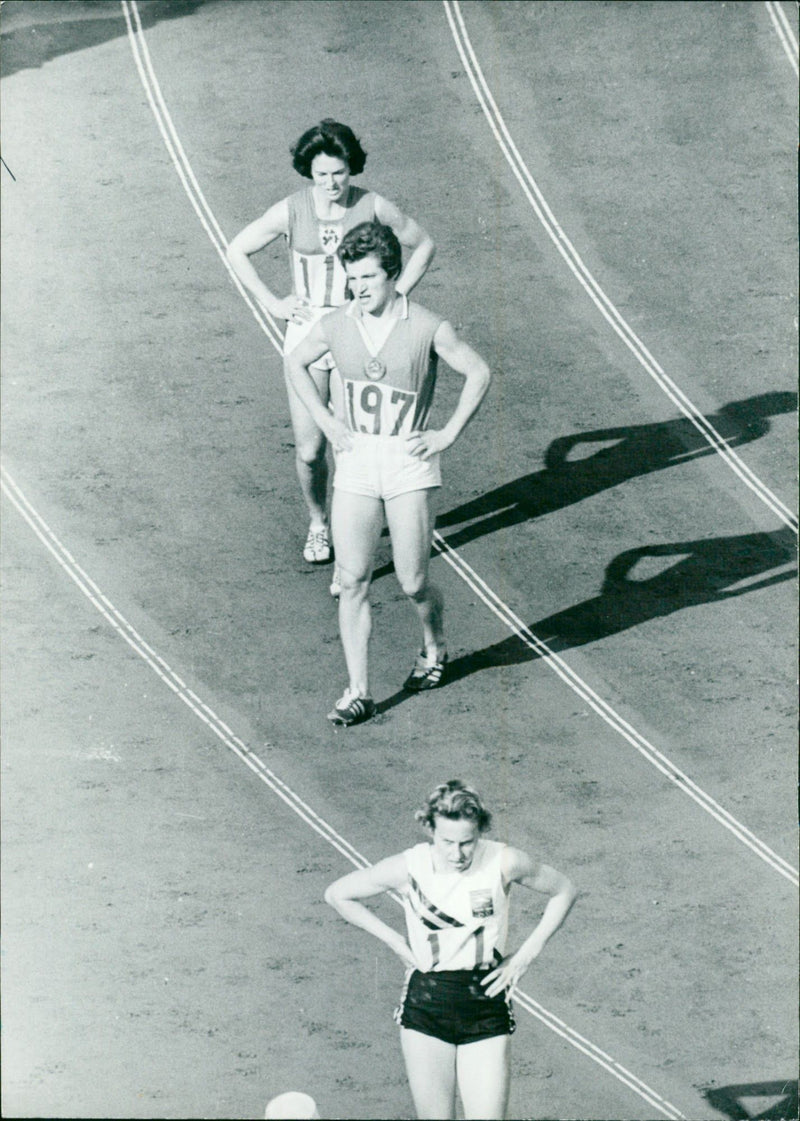 Die gleichen Sommerspiele 1964. - Vintage Photograph