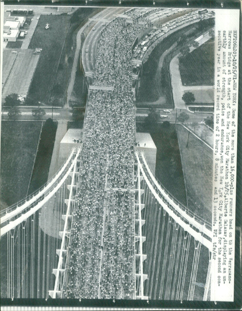 New York Marathon 1981 - Vintage Photograph