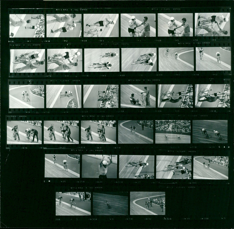 VET TRIX PAN FILM KODAK MODAK SAFETY ILM VAN FIL - Vintage Photograph