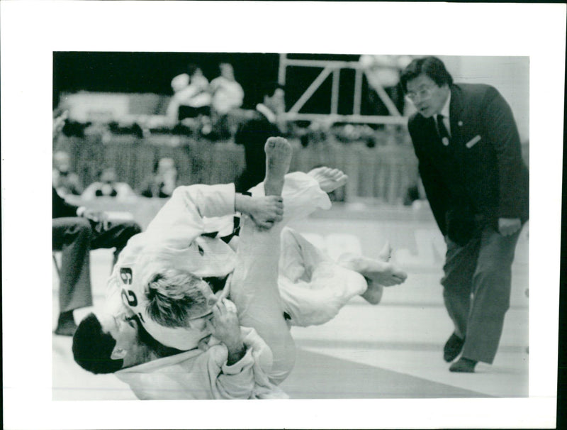 1987 JUDO WORLD FOOD JENS GEISLER GDR BOENI PRELIMINARY FIGHTS AGAINST GUINO - Vintage Photograph