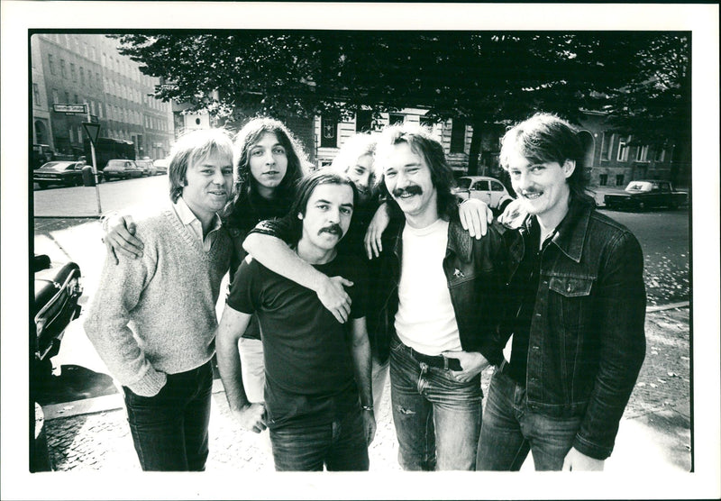 Gottfried Kalle Kalkowski, Phil May and others - Vintage Photograph