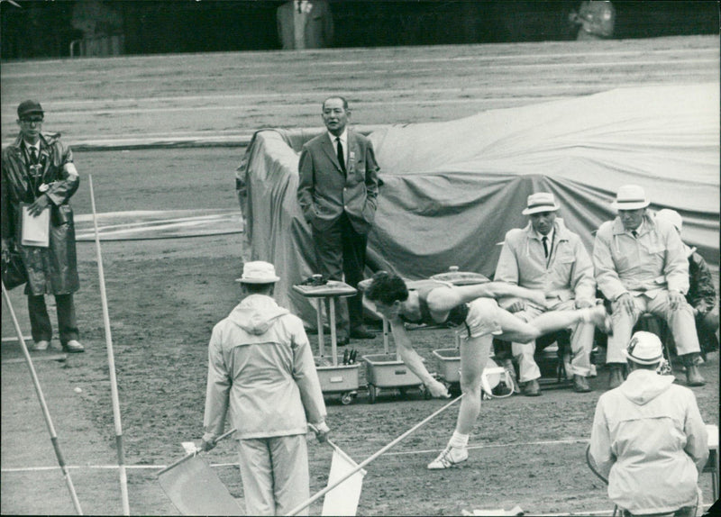 Javelin throwing competition at the 1964 Olympic Games - Vintage Photograph