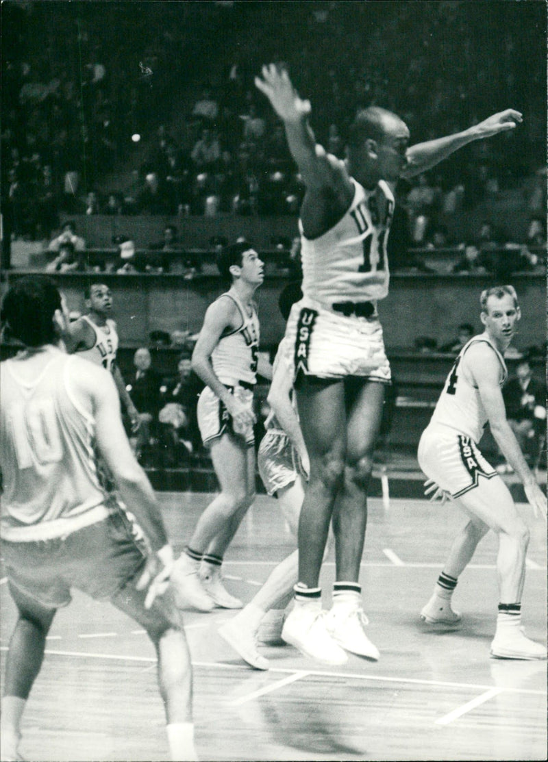 Olympia Tokyo - basketball - Vintage Photograph