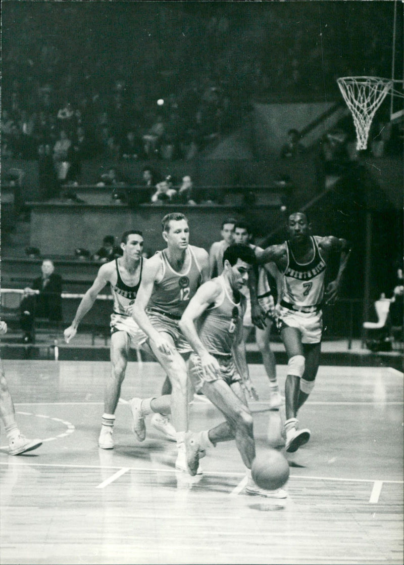 Olympia Tokyo - basketball - Vintage Photograph