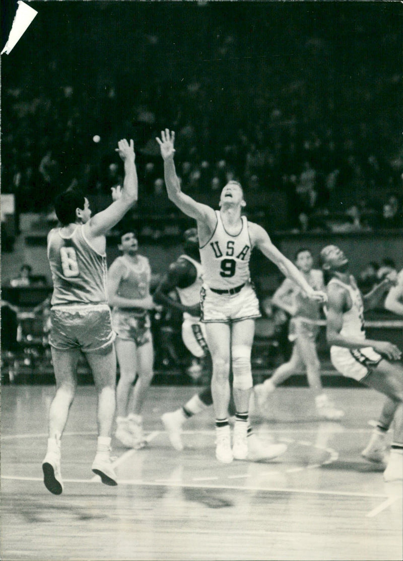 Olympia Tokyo - basketball - Vintage Photograph