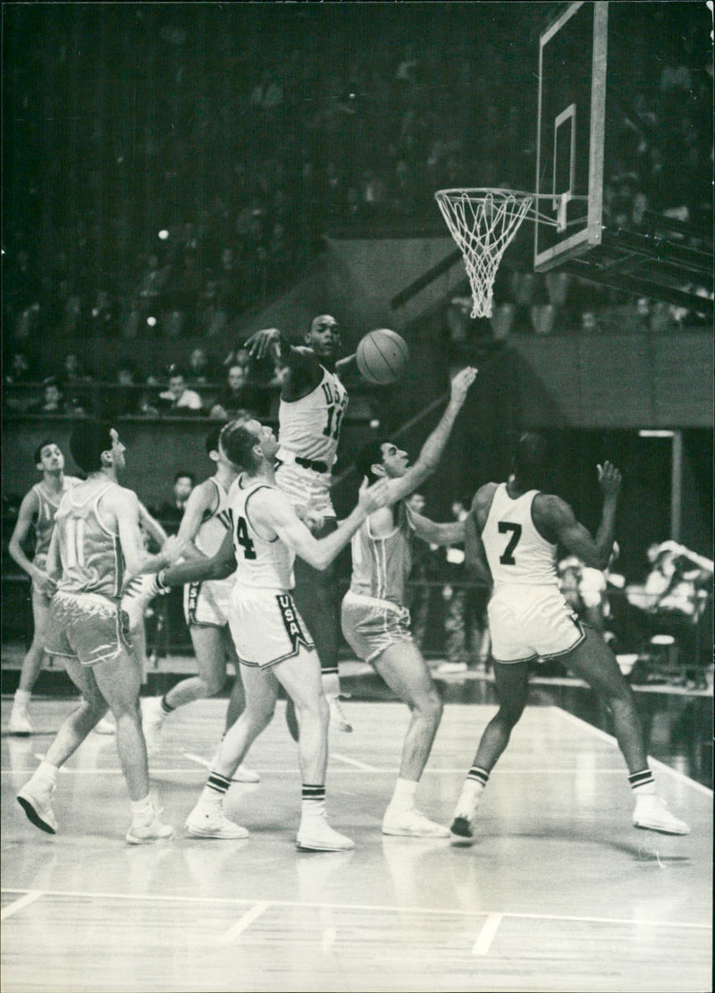 Basketball Olympische Sommerspiele 1964 - USA / Uruguay - Vintage Photograph