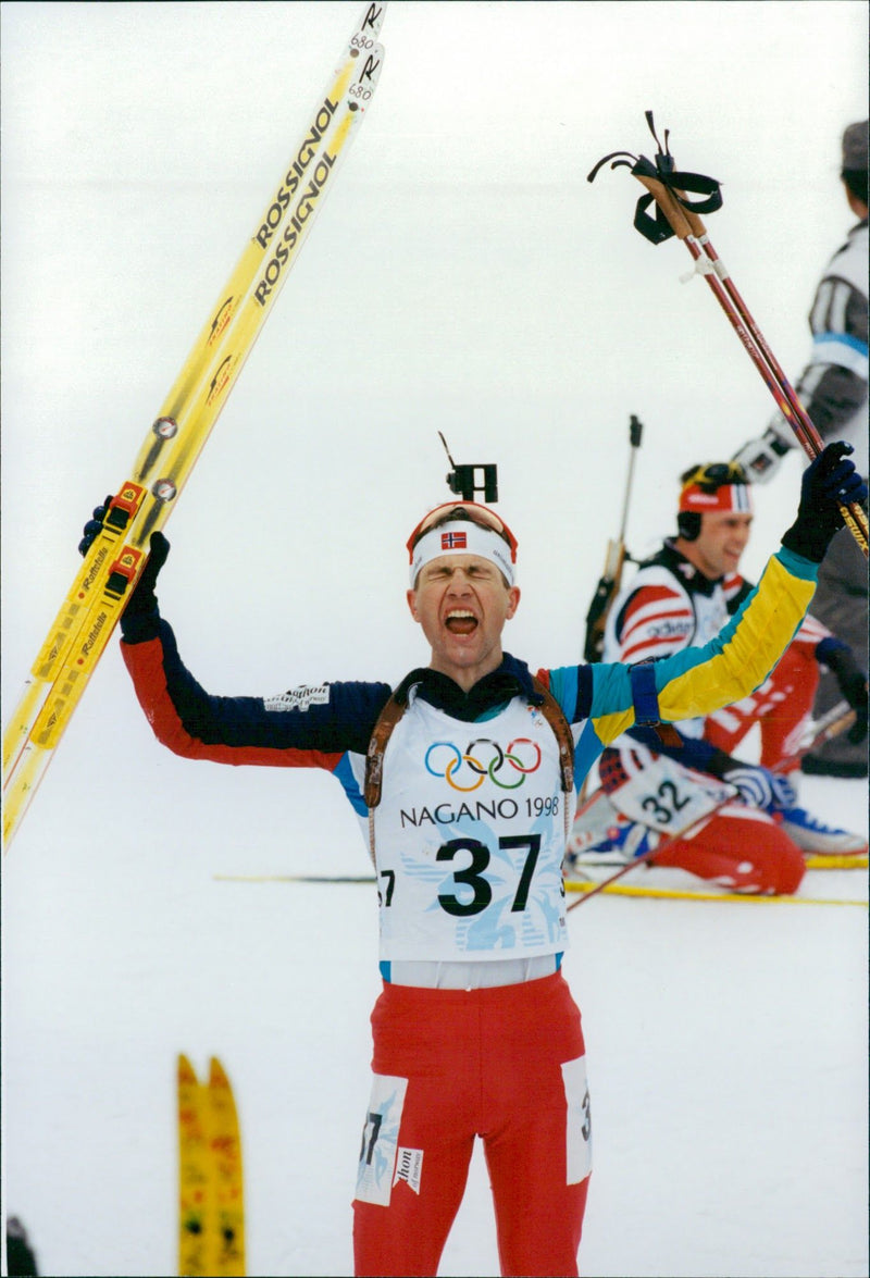 Ole Einar Bjørndalen won a superior victory in the biathlon sprint race. OS and Nagano - Vintage Photograph