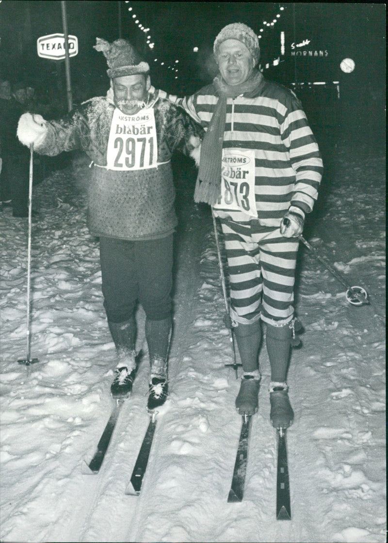 Two skiers in the Vasaloppet 1969 - Vintage Photograph