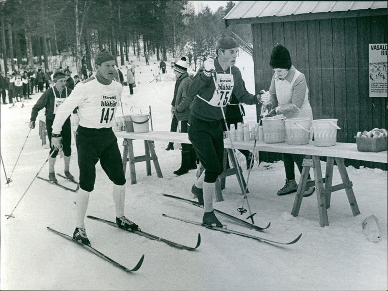 Vasaloppet 1968: Arto Tiainen and Janne Halvarsson in Mångsbodarna - Vintage Photograph