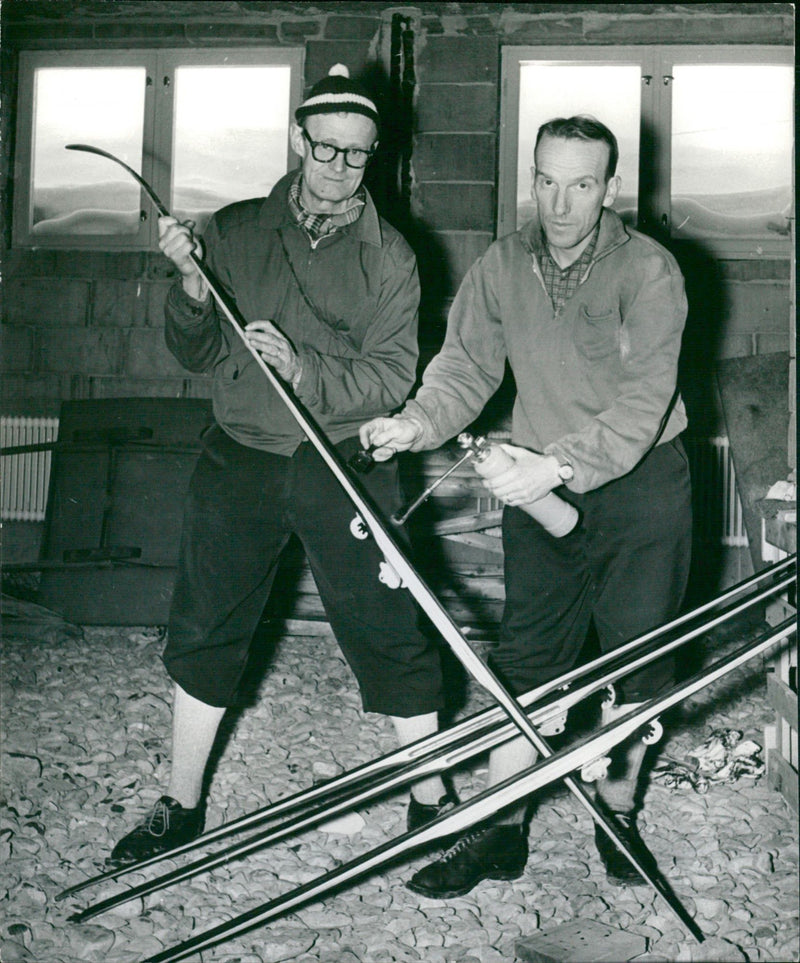 Grazing of skis before the Vasaloppet 1962 - Vintage Photograph