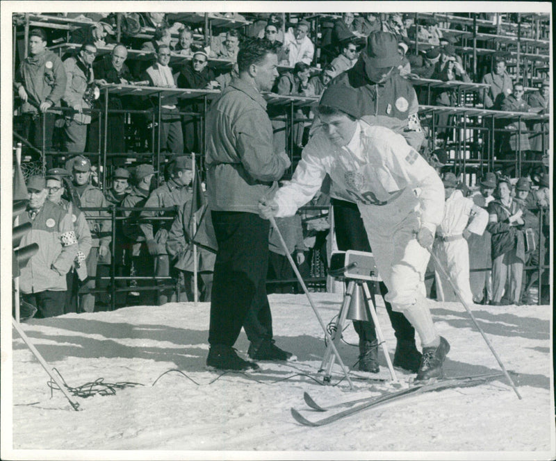 Olympics in Cortina: Sonja Edström starts in 10 km - Vintage Photograph