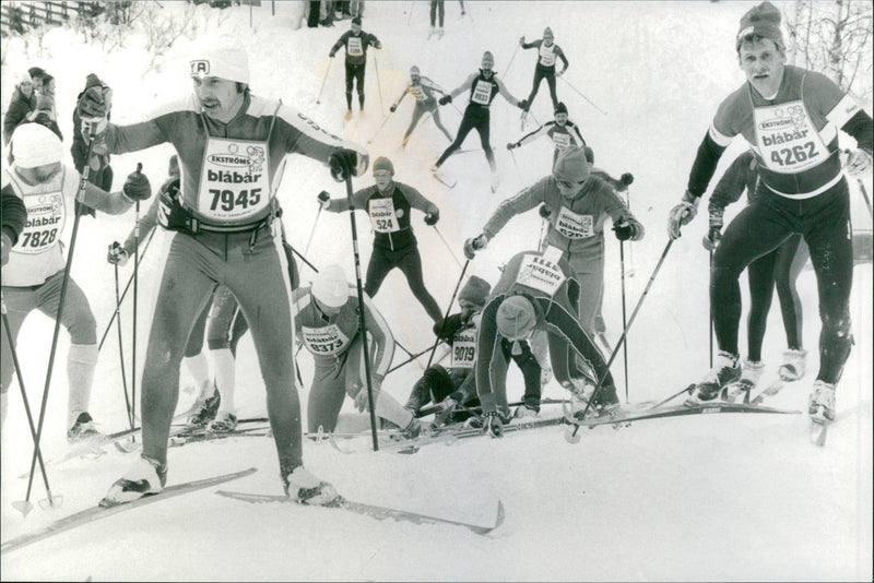 Skiers fall over on the track. Vasaloppet 1984 - Vintage Photograph