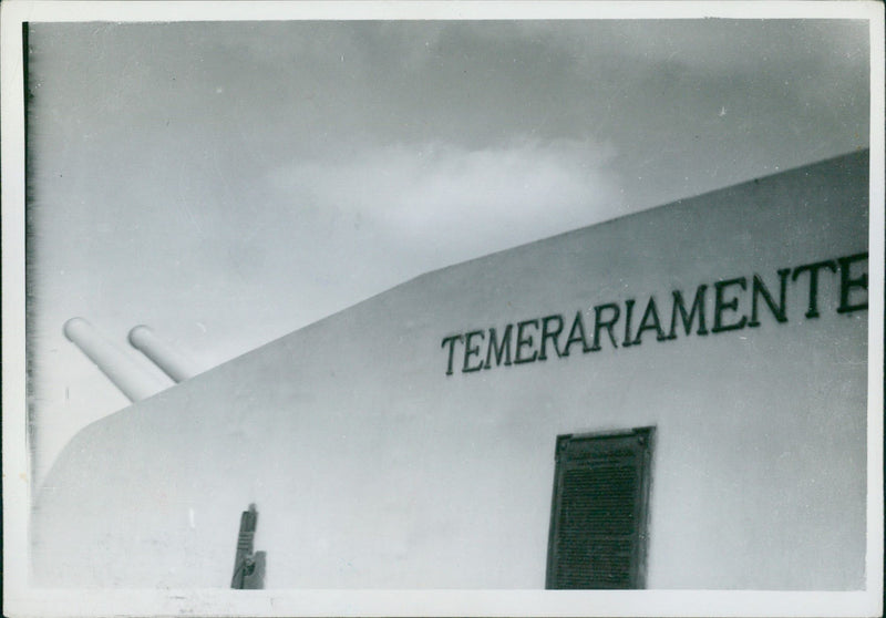 War cannon - Vintage Photograph