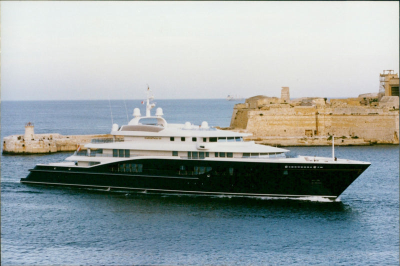 Mammoth Yacht Carinthia VII - Vintage Photograph