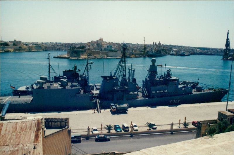F208 tt F208 - Vintage Photograph