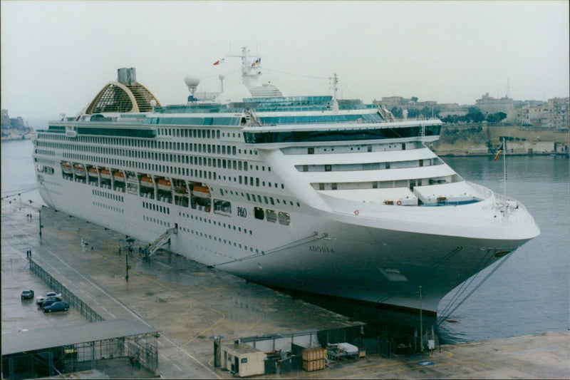 Adonia Cruise diner - Vintage Photograph