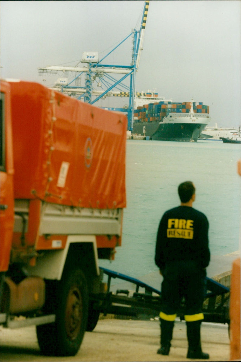 FIRE RES IT APL
21 NOUO R. N. L. - Vintage Photograph