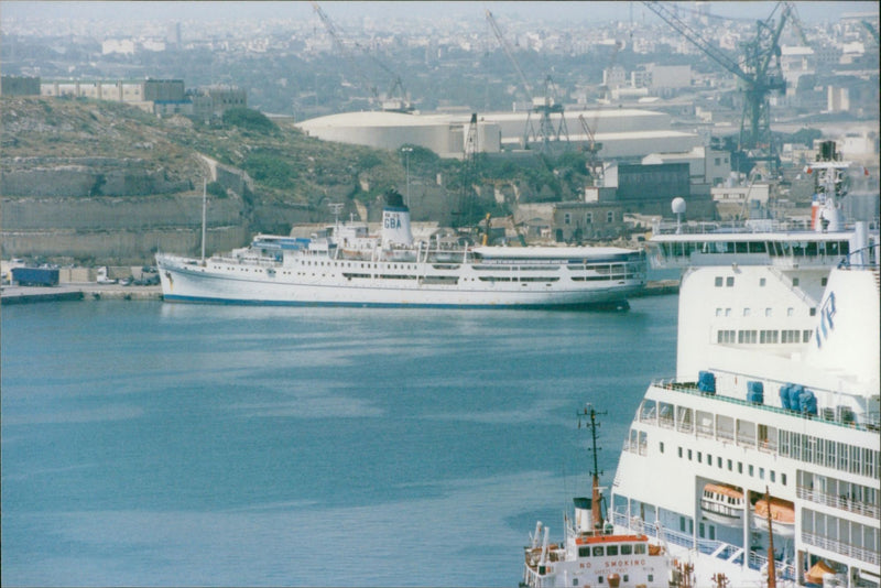 Doulos sails out - Vintage Photograph