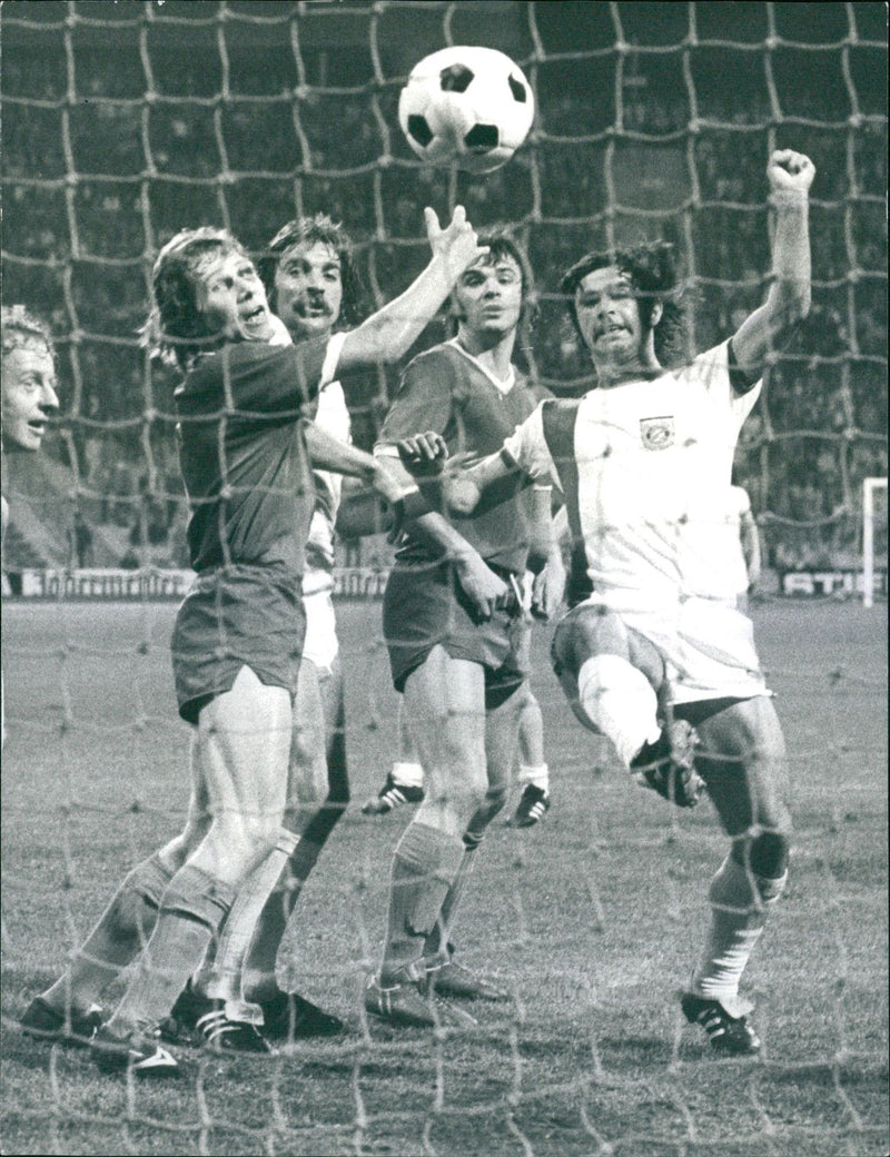 1973 SIMON BEWER ITSCHECK BELLINGSTR FIVE MUNICH MOTHER ISY QUEEL PICHAT FUR - Vintage Photograph