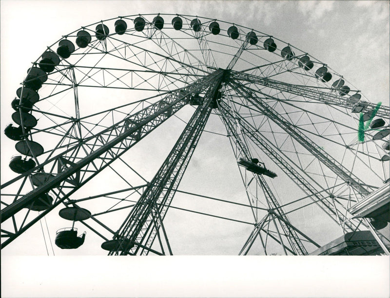 1990 VOLKSFEST DIPPEMESS ANNIVERSARY EDITION MAGAZ - Vintage Photograph