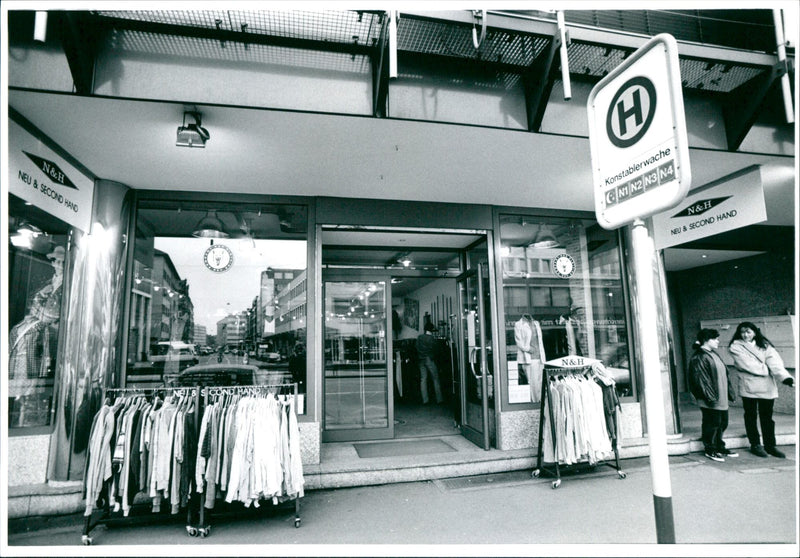 Frankfurt second-hand shop "N + H" - Vintage Photograph