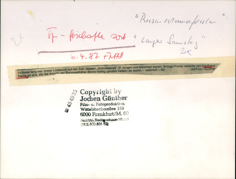 1987 EVENT BOYS AND GIRLS WERE DISTRIBUTED SHEW FILM - Vintage Photograph