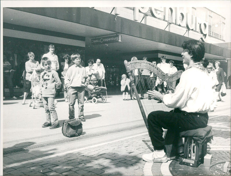 NAGLATS MUSICIANS ZEIL REUSIK STRAEN MUSIE BERSCH BUGLER FFM - Vintage Photograph