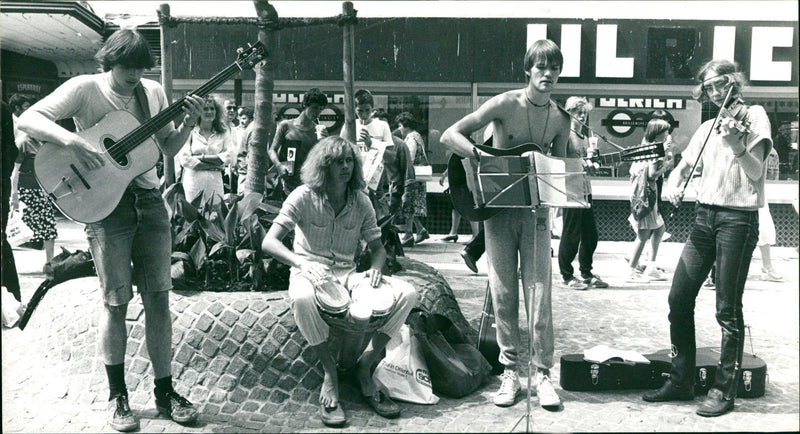 NAGLATS MUSICIANS TATE ZEIL GROUP FRANKF - Vintage Photograph