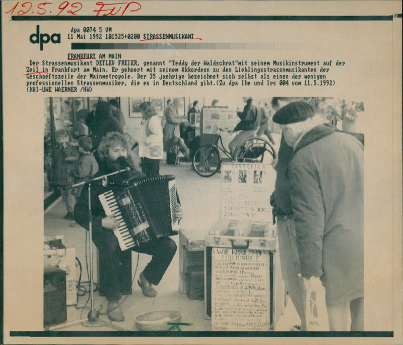 1992 NAGLATS MUSICIANS DETLEV FREIER FEW ROFESSIONAL STREET MUSICI - Vintage Photograph