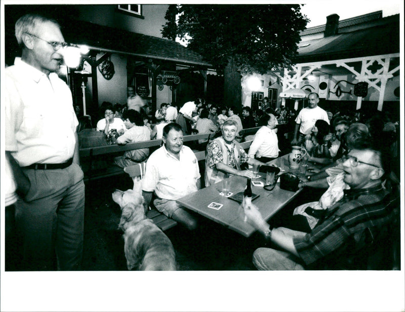 CHARGES RINK WHEN LULU HAS SCENE THEN CALLED HUGO FILM - Vintage Photograph