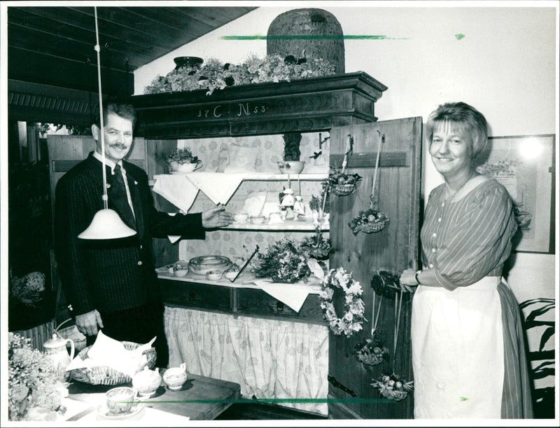 COMPANY MISCELLANEUS KAMANN ATRIUM WHERE FARMERS GART FILM - Vintage Photograph