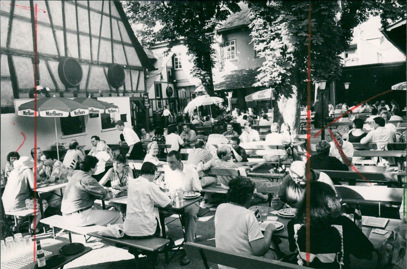1994 CHARGES FRANKFURT RINK MOST POPULAR COMIC STRIPS ALL FILM - Vintage Photograph