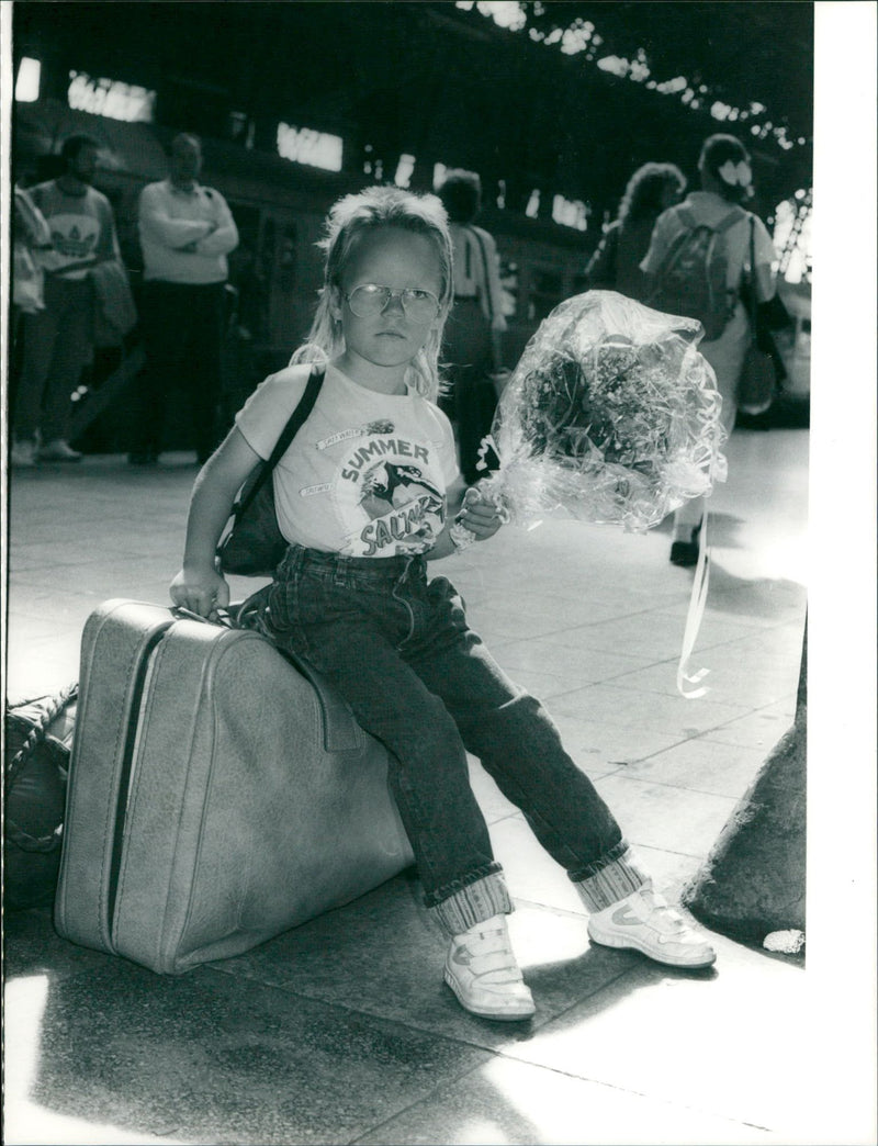 MAIN RAILWAY STATION END OF OSONEN SMALLR PERSON SACKRDEVILION FILM - Vintage Photograph