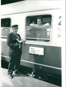 MAIN RAILWAY STATION ENDE OSONEN SMALLR PERSON KASSEL FRANKFUR FILM - Vintage Photograph