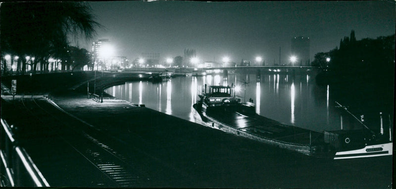 Night view - Frankfurt am Main - Vintage Photograph