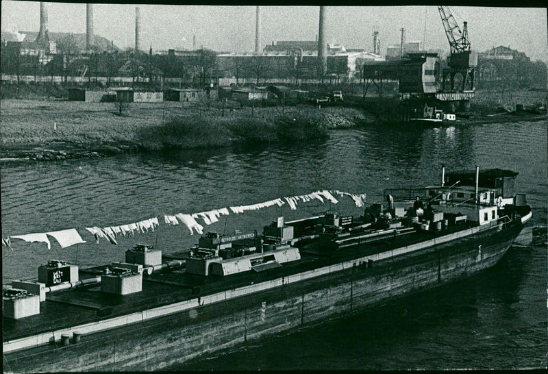 Shipping traffic - Main - Vintage Photograph