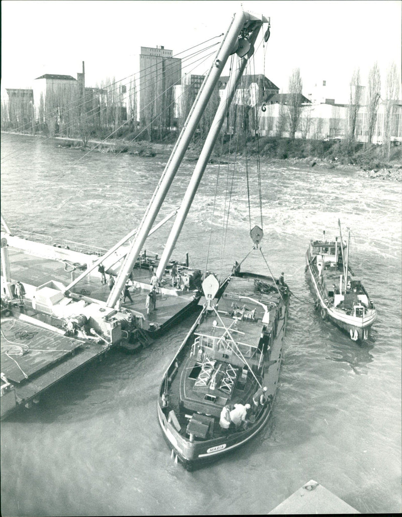 "Maria" - shipping traffic in Frankfurt - Vintage Photograph