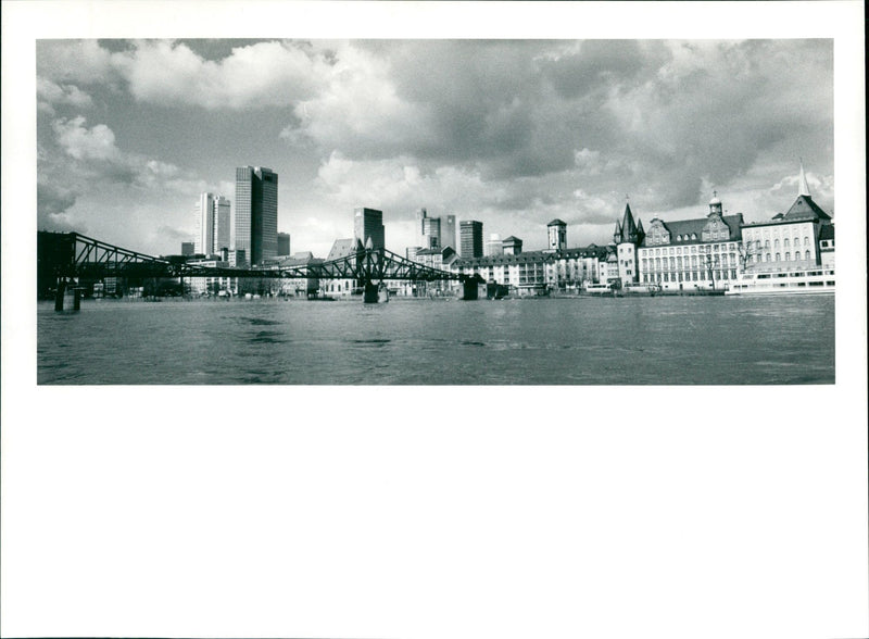 FROZEN WOOL MAIN RENE FALKENBURG COS FRANKFURT - Vintage Photograph
