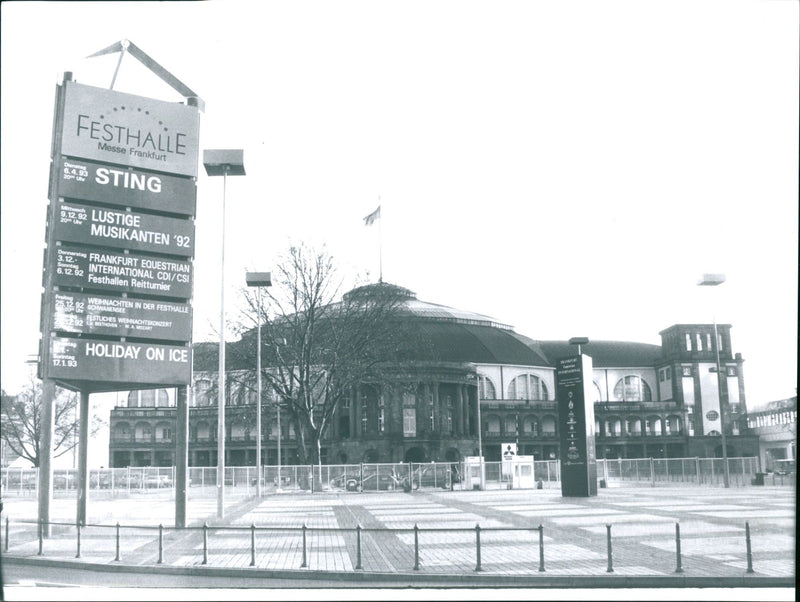 1909 AUEN FESTHALLE MESSE FRANKFURT STING CUSTOMS MUSIC INSTA - Vintage Photograph