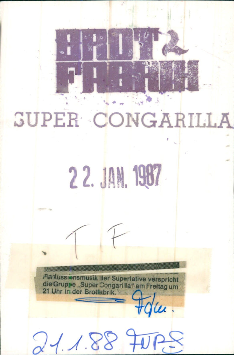 1997 SUPER CONGARILA GROUP PERCUSSIONISTS PLAYS MUSIC - Vintage Photograph