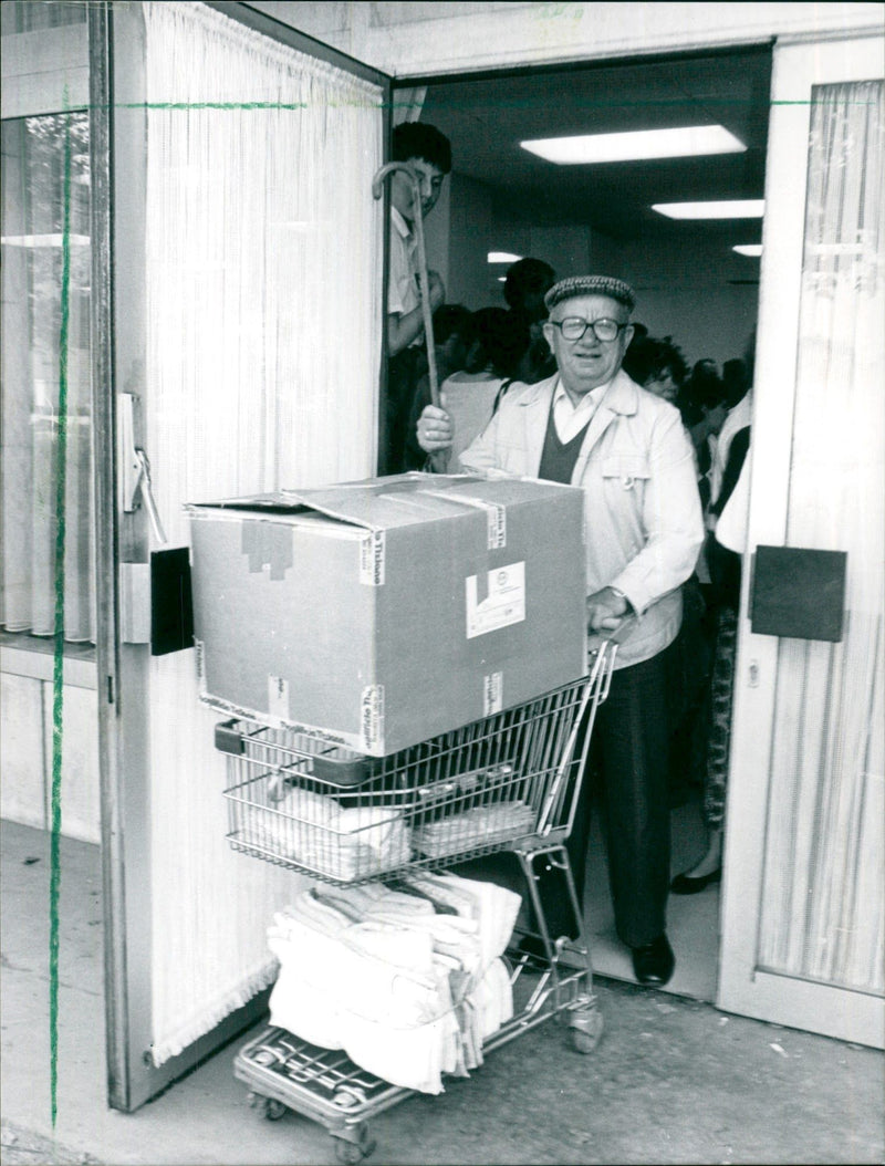 FNP SHEET SIGNATURE VOERMAN JEG TADLEN BILDBEST - Vintage Photograph