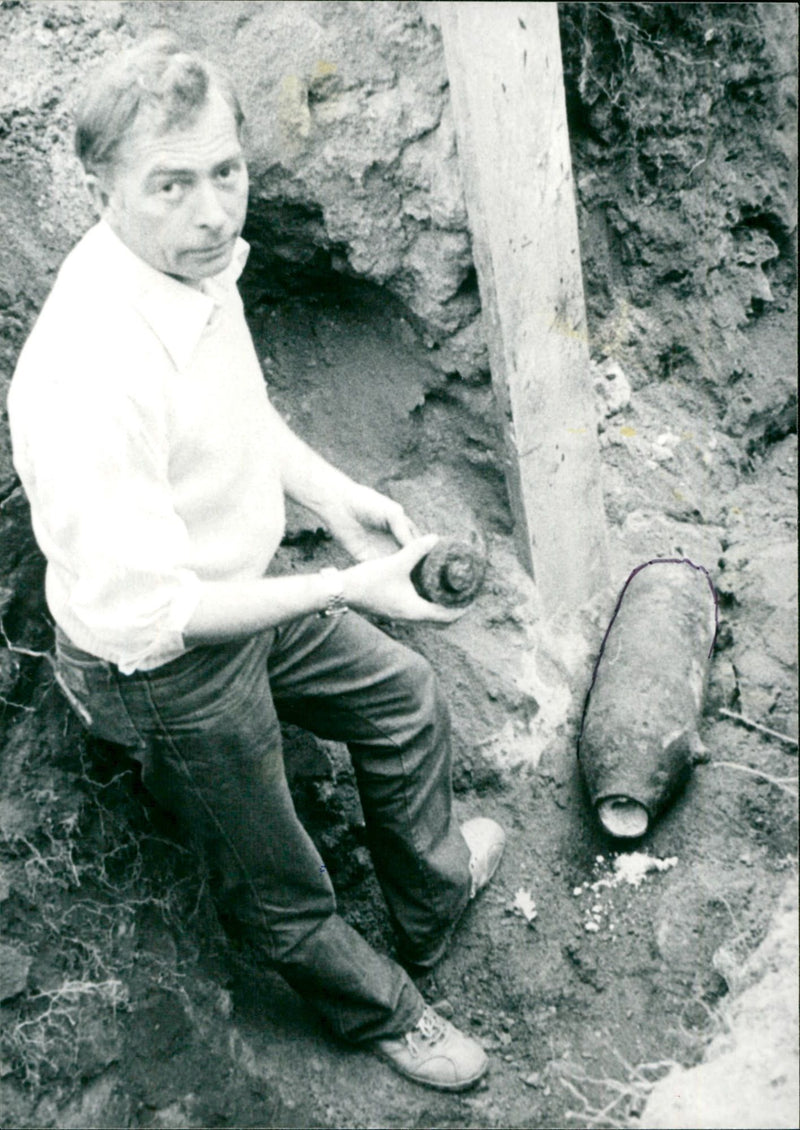 Bomb found at the Friedberger plant - Vintage Photograph