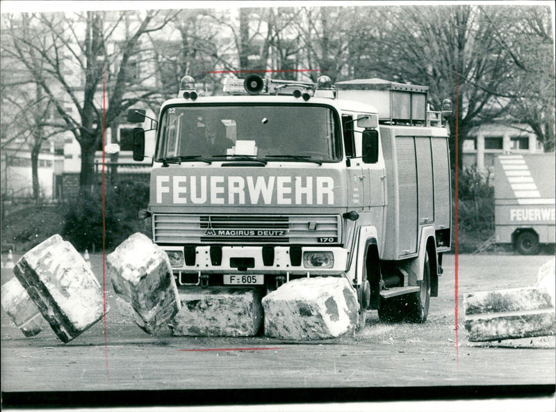 FEUERWE VEHICLES SAFETY TRAINING FRANK FIRE BRIGADE AURS - Vintage Photograph