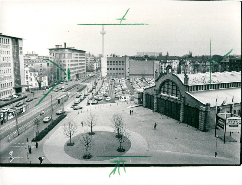 1989 WALL BOCKEUHEIMER DEPOT STRAEUBAKADEPOD BUILDING INSIDE UPLIFT OPENING FILM - Vintage Photograph